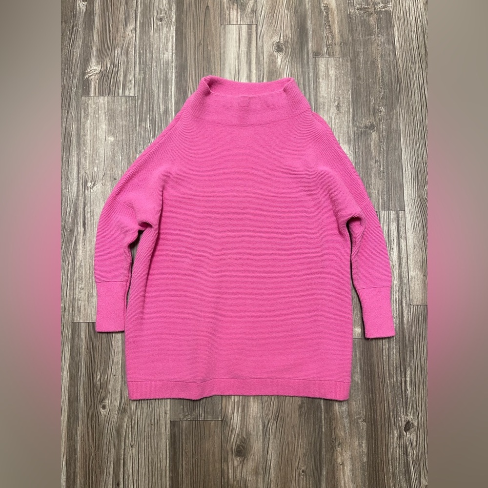 Free People Short Pink Sweater Dress - Size Small - Great Condition